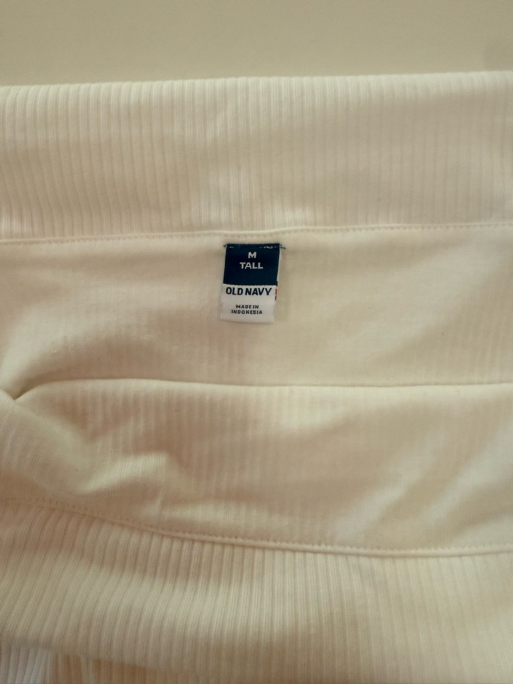 Off-Shoulder Ribbed White Shirt - Picture 7 of 8